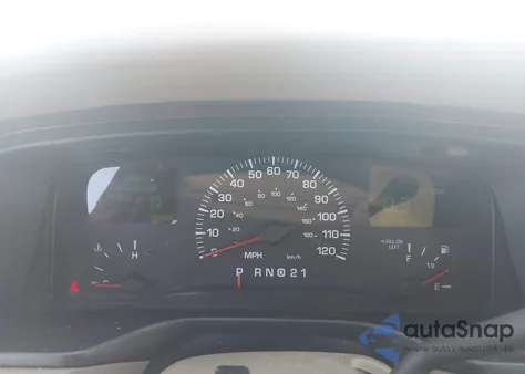 2001 Lincoln Town Car Cartier from USA, damaged, VIN 1LNHM83W51Y613140